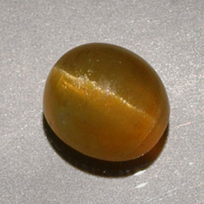 Cat's eye apatite amarelo natural 1,90ct, corte oval, translúcido