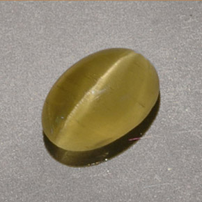 Cat's eye apatite amarelo natural 1,40ct, corte oval, translúcido