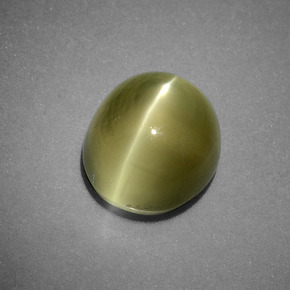 Cat's eye apatite verde natural 6,00ct, corte oval, translúcido