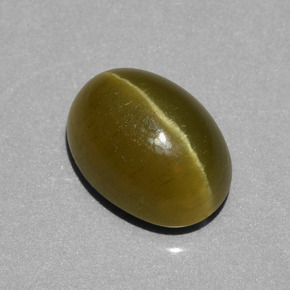 Cat's eye apatite verde natural 5,85ct, corte oval, translúcido