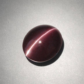 Cat's eye scapolite marrom natural 4,00ct, corte oval, opaco