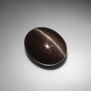 Cat's eye scapolite marrom natural 8,66ct, corte oval, translúcido