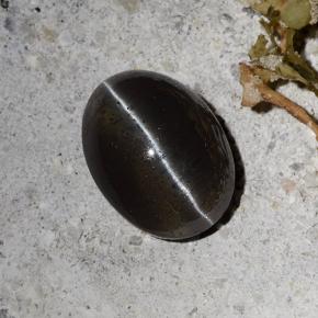 Escapolita Olho de Gato Preto Natural 2.30ct, Corte Oval, Translúcido