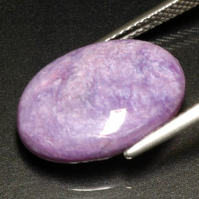 Charoíta violeta natural 8,22ct, corte oval, opaco