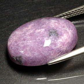 Charoíta violeta natural 11,13ct, corte oval, opaco