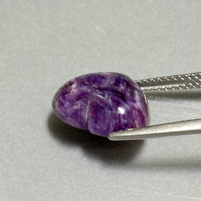 Charoíta violeta natural 5,06ct, formato de coração, opaco