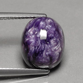 Charoíta violeta natural 5,68ct, corte oval, opaco