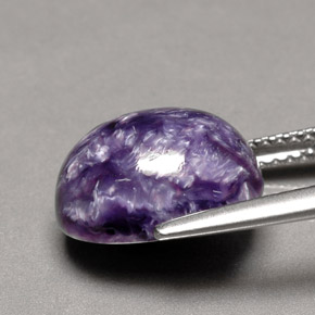 Charoíta violeta natural 5,68ct, corte oval, opaco