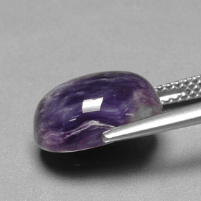 Charoíta violeta natural 4,98ct, corte oval, opaco