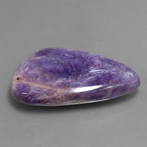 Charoíta violeta natural 12,77ct, forma extravagante, opaco
