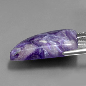 Charoíta violeta natural 33,40ct, forma extravagante, opaco