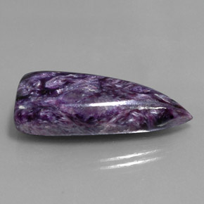 Charoíta violeta natural 27,21ct, forma extravagante, opaco