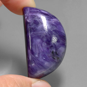 Charoíta violeta natural 60,66ct, forma extravagante, opaco