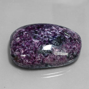 Charoíta violeta natural 96,18ct, forma extravagante, opaco