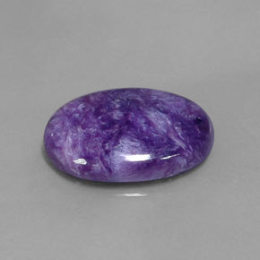 Charoíta violeta natural 7,41ct, corte oval, opaco