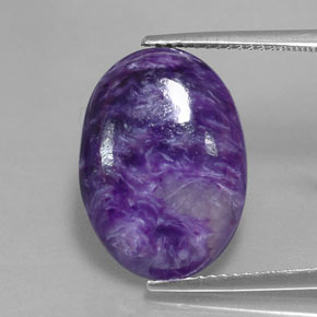 Charoíta violeta natural 8,41ct, corte oval, opaco