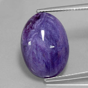Charoíta violeta natural 9,25ct, corte oval, opaco