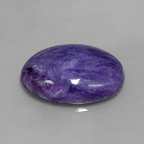 Charoíta violeta natural 9,25ct, corte oval, opaco