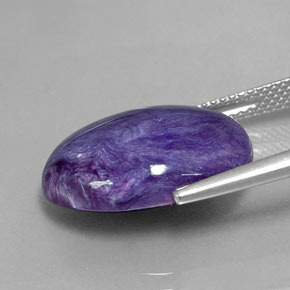 Charoíta violeta natural 9,25ct, corte oval, opaco