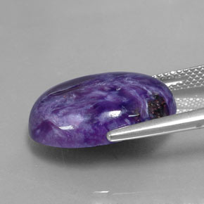 Charoíta violeta natural 9,60ct, corte oval, opaco