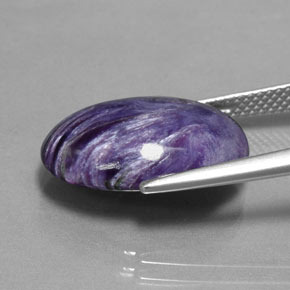Charoíta violeta natural 9,17ct, corte oval, opaco