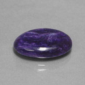 Charoíta violeta natural 7,75ct, corte oval, opaco
