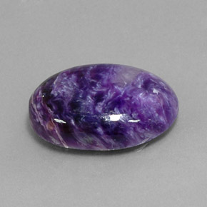 Charoíta violeta natural 8,41ct, corte oval, opaco