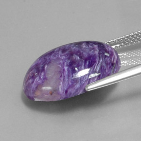 Charoíta violeta natural 8,41ct, corte oval, opaco