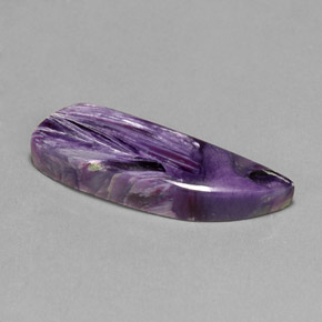 Charoíta violeta natural 14,90ct, forma extravagante, opaco