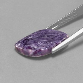 Charoíta violeta natural 9,50ct, forma extravagante, opaco