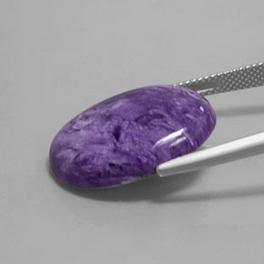 Charoíta violeta natural 14,42ct, corte oval, opaco