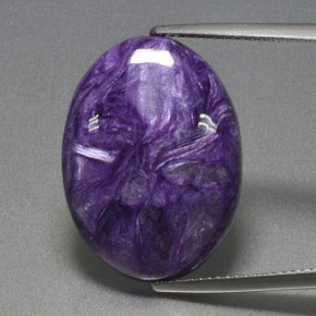 Charoíta violeta natural 15,50ct, corte oval, opaco