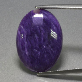 Charoíta violeta natural 11,88ct, corte oval, opaco
