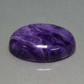 Charoíta violeta natural 17,06ct, corte oval, opaco