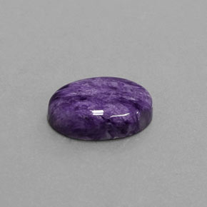 Charoíta violeta natural 4,77ct, corte oval, opaco