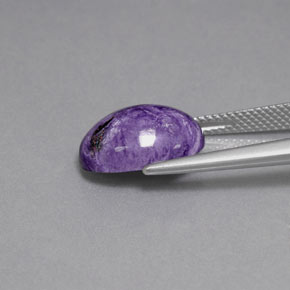 Charoíta violeta natural 5,27ct, corte oval, opaco