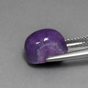 Charoíta violeta natural 4,31ct, corte oval, opaco