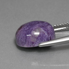 Charoíta violeta natural 5,61ct, corte oval, opaco