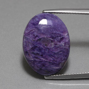Charoíta violeta natural 11,80ct, corte oval, opaco