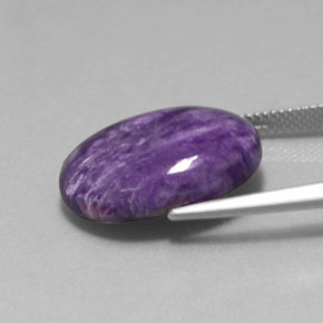 Charoíta violeta natural 13,64ct, corte oval, opaco
