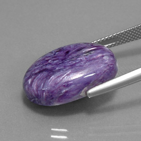 Charoíta violeta natural 14,05ct, corte oval, opaco