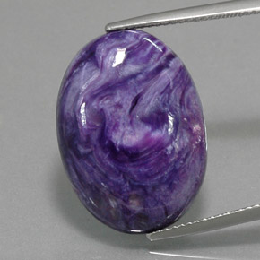 Charoíta violeta natural 15,59ct, corte oval, opaco