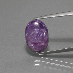 Charoíta violeta natural 2,89ct, corte oval, opaco