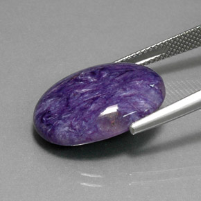 Charoíta violeta natural 11,49ct, corte oval, opaco