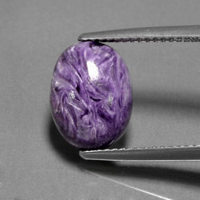 Charoíta violeta natural 3,74ct, corte oval, opaco