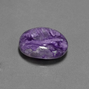 Charoíta violeta natural 3,56ct, corte oval, opaco