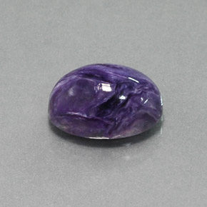 Charoíta violeta natural 6,21ct, corte oval, opaco