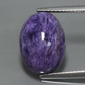 Charoíta violeta natural 6,72ct, corte oval, opaco