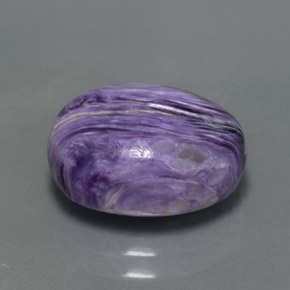 Charoíta violeta natural 5,26ct, corte oval, opaco