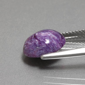Charoíta violeta natural 3,15ct, corte oval, opaco